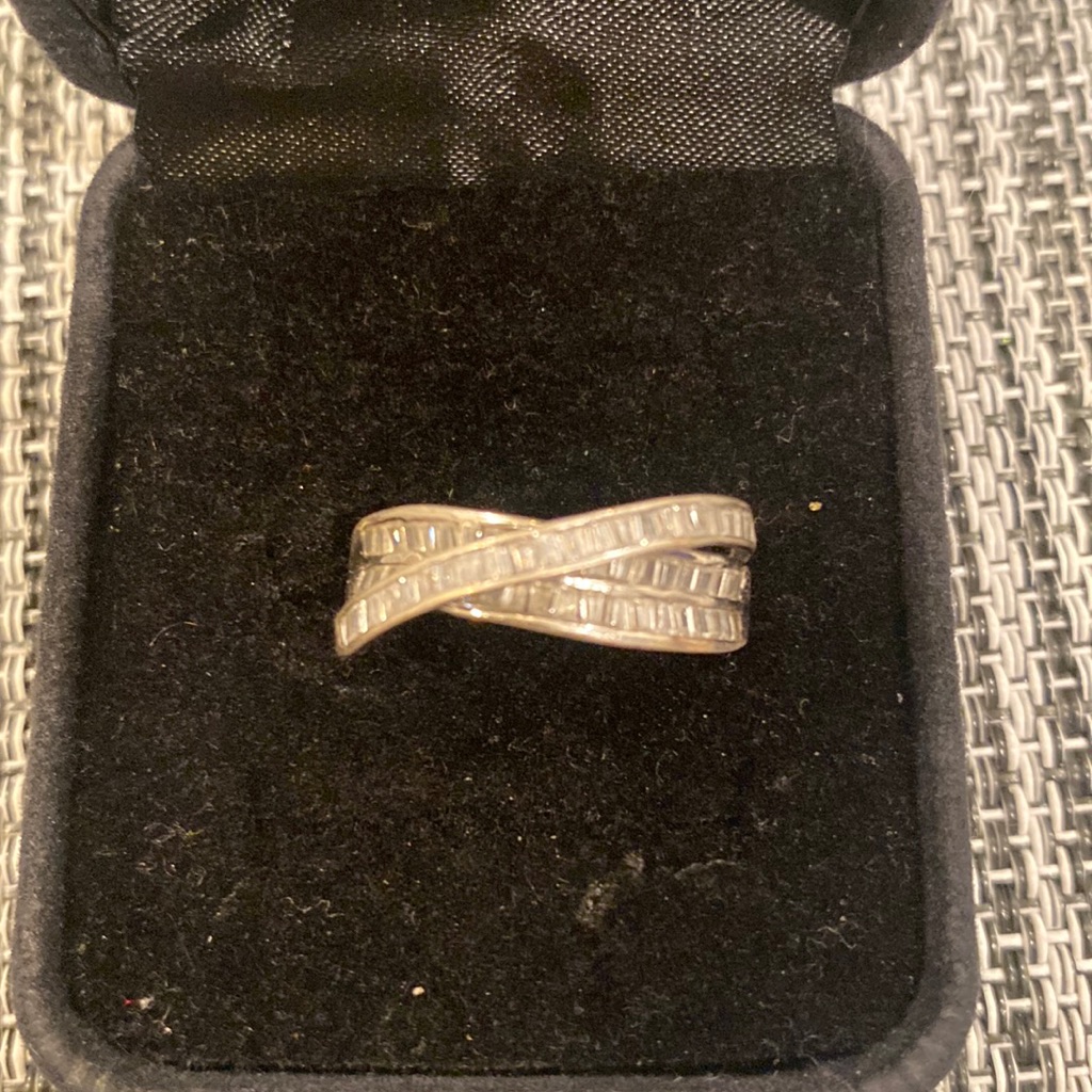 Baguette Swirl Ring Sterling Silver 50$
